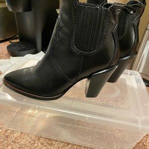 Women’s leather boots /booties